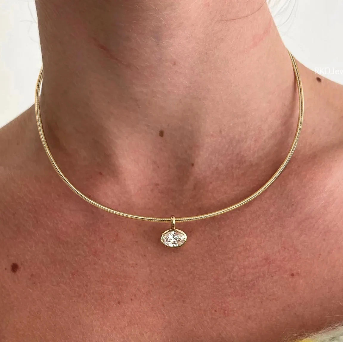 BXINY 2-4carat East West Oval Cut Moissanite Collar Choker Necklace S925 Silver Bezel Set Solitaire Diamond Pendant Gift Jewelry